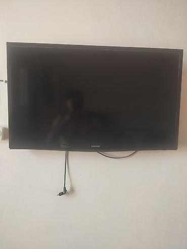 ТВ и видео: Samsung LED televizor — divara asılan model - Ekran: təxminən 40–43 — 1