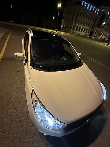 Hyundai: Hyundai ix35: 2.4 l | 2012 il Krossover — 10