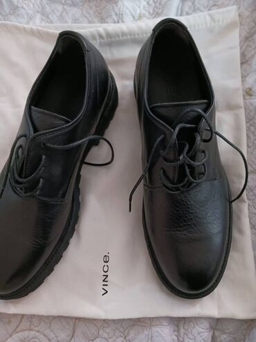 туфли военные: Продам итальянские кожанные туфли фирмы Vince, со своим фирменным