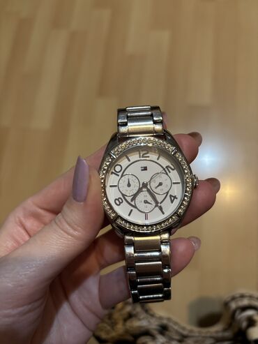 женские силиконовые наручные часы: İşlənmiş, Qol saatı, Tommy Hilfiger