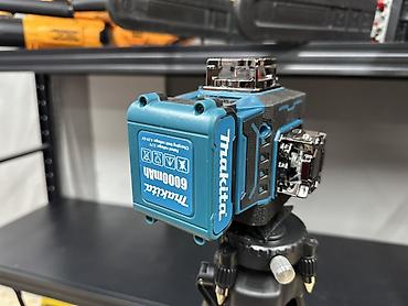 нивиллер: Лазерный уровень 360° Makita (аккумуляторный) Описание: - — 2