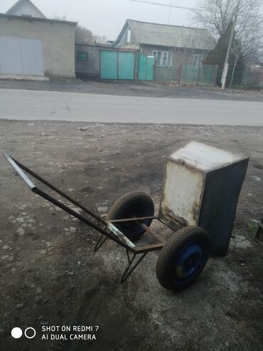 Садово-строительные тачки и тележки: Садово-строительная тачка и тележка, Двухколесная, Б/у — 6