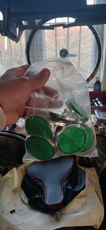 Velosiped ehtiyyat hissələri: Məhsul: Velosiped ehtiyat hissələri və aksesuarları Təsvir: - — 16