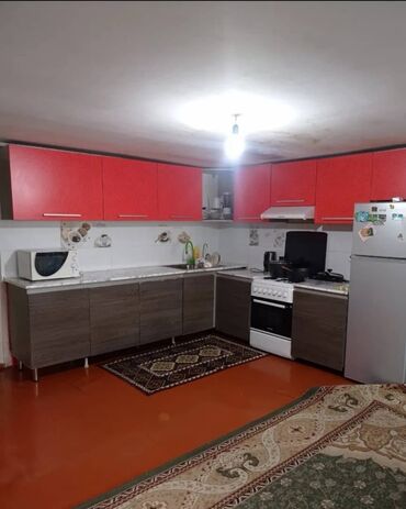 куплю дом горот токмок: Дом, 150 м², 6 комнат, Агентство недвижимости, Косметический ремонт