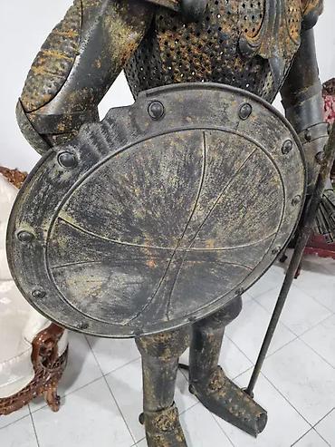 a slike: Vitez sa kopljem i štitom (visina 205 cm) ⚔️🛡️ Odlično stanje. 🏠 — 10