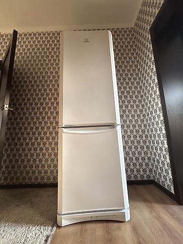 Холодильник Indesit, Б/у, Двухкамерный, 60 * 185 * 50