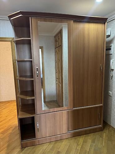 Dehliz dolabi 100azn. tam səliqəli, sınıq-söküksüzdür. ölçu en — 1
