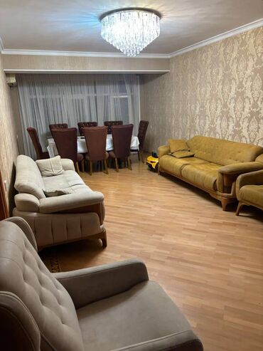Mənzillərin satışı: Bakı, 4 otaqlı, Köhnə tikili, m. İnşaatçılar, 92 kv. m