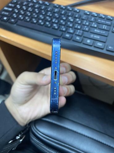 jet black: IPhone 12, Б/у, 128 ГБ, Синий, Чехол, 74 % — 3