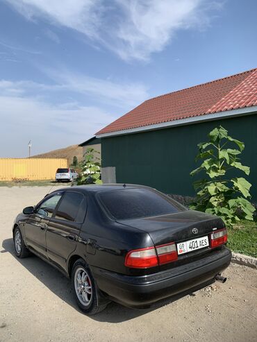 Toyota: Toyota Carina: 1998 г., 1.6 л, Механика, Бензин, Седан