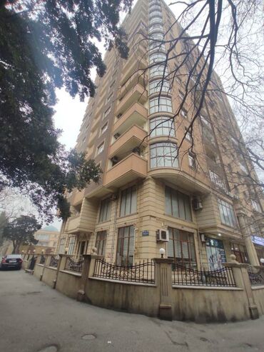 Uzunmüddətli kirayə mənzillər: Nərimanov metrosu Heydər Əliyev mərkəzinə baxan 16 mərtəbəli binanın — 12