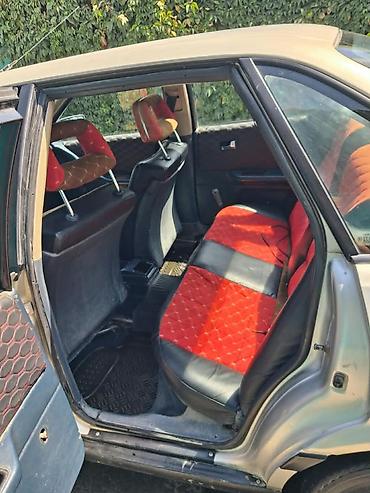 Audi: Audi 80: 1989 г., Седан — 5