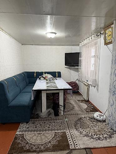 Продажа коттеджей и домов: 🏡 Продаётся угловой дом в Кызыл-Аскере 🔹 Участок — 5 соток 🔹 Дом — 80 — 13