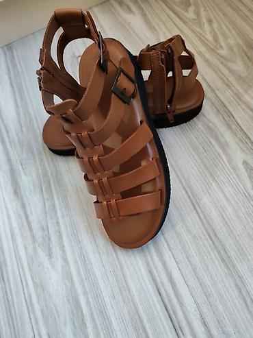 Basanoşka və səndəllər: Qadın sandaleti – qəhvəyi gladiator üslubu - Brend: Zara - Ölçü: 38 — 1