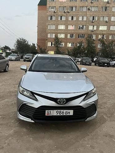 byd e2 2025: Toyota Camry: 2017 г., 2.5 л, Гибрид, Седан — 1