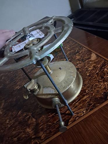 bayraq dirəyi: Məhsul: Köhnə tip benzin/kerosinli təzyiqli düşərgə ocağı (brass — 2