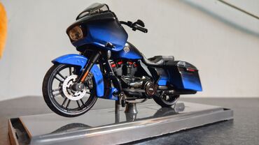 harley davidson velosiped: Maisto firmasina mexsus 1:18 miqyasda olan Harley Davidson Road Glide
