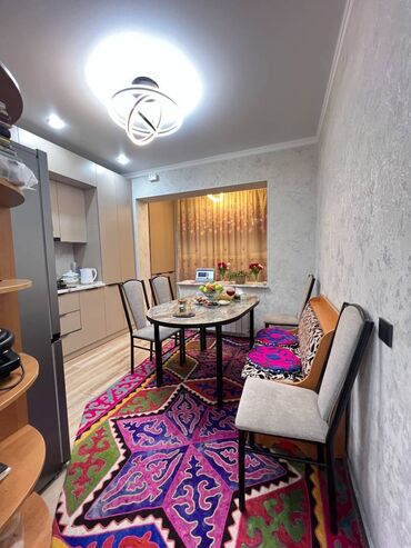 срочно продаётся 1 комнатная квартира в районе ошского рынка по улице молодая гвардия токтогула: 1 бөлмө, 52 кв. м, Элитка, 7 кабат