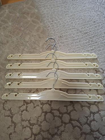Вешалки: Plastik asılqanlar dəsti - 2 müxtəlif model: düz, çoxməqsədli bej — 1