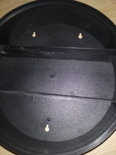 Ostali kućni dekor: Sat sa policama neko voli da ga zove sef. Moze da se ugradi u zid ili — 6