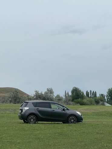 диски на опель зафира а: Компактвэн/хэтчбек тёмно‑серого цвета. Особенности: - 5 дверей