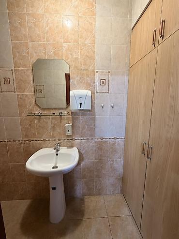 Аренда офисов: Сдаю Офис целиком: 110 м², В жилом комплексе, Первая линия, С отдельным санузлом, С высокими потолками — 7