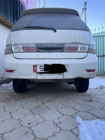 гольы 2: Toyota Gaia: 2000 г., 2 л, Автомат, Бензин, Минивэн