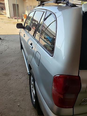 дверь rav4: Toyota RAV4: 2002 г., 2 л, Автомат, Бензин, Кроссовер — 5