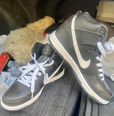 хайпер данк: Кроссовки высокие Nike (модель в стиле баскетбольных хайтопов). - — 1