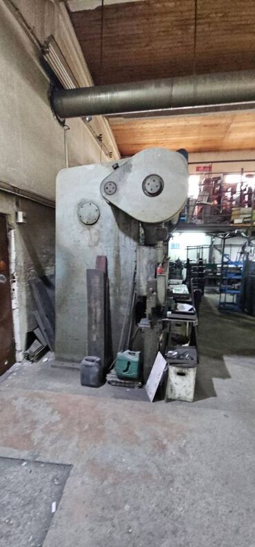 Ostali uređaji: Kombinovane makaze i apkant presa 2500mm. MIN NIŠ, kombinovane makaze — 6