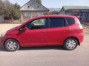 срочно продам авто в связи с переездом: Honda Fit: 2004 г., 1.3 л, Автомат, Бензин, Хетчбек