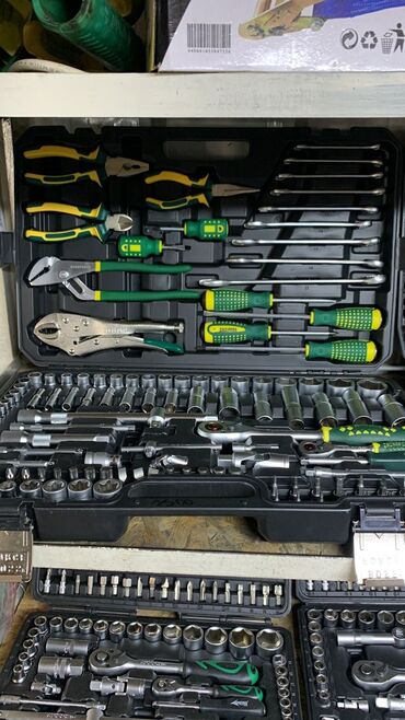 инструмент для кузовного ремонта: Набор инструментов BOSSFORS оригинал
131 персон