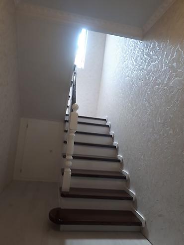 Деревянные лестницы: Деревянная лестница Для дома, Форма лестницы: Много-маршевая, Стиль: Классический — 32