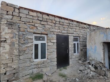 Həyət evləri və villaların satışı: Suraxanı 4 otaqlı, 100 kv. m, Kredit yoxdur, Təmirsiz