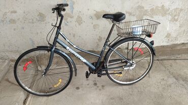 Велосипеды: Велосипед для взрослых размер кольос 26 свет чорный