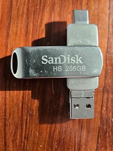 USB flaş kart Tesla Juniper in üstündə gəlib həm USB-A, həm Type-C