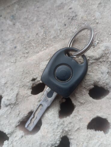 объявление о находке документов: Потерял чип ключ авто волксваген Характеристики:чип ключ волсвагена