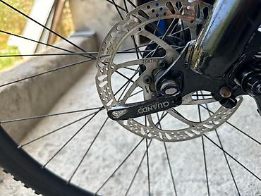 focus velosipedi: Hirus velosipedi qara və qırmızı rəngdədir. Dağ velosipedi kimi — 5