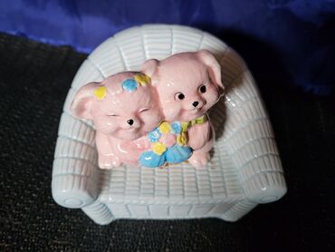 Ostali kućni dekor: Porcelanska nova sparkasa,ukras,vintaz. Visina. 10cm — 3