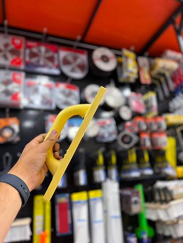 digər alətlər: Plastik suvaq malaı (əl tutacaqlı) - Material: davamlı yüngül plastik — 1