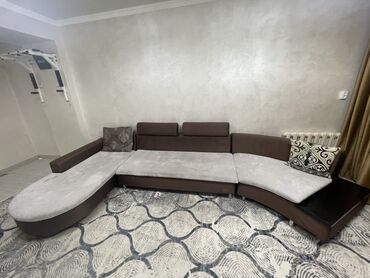 продам мебель бу: Угловой диван, C подушками, Трёхместный и более
