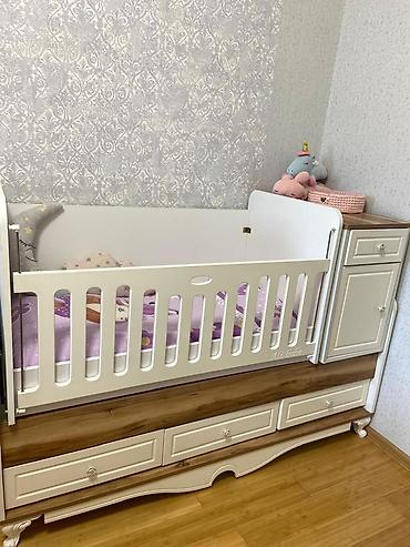 matras lalafo: Uşaq beşiyi – çevrilə bilən model - Klassik dizaynlı, ağ və ağac — 2