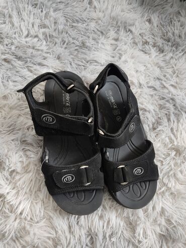 сандали на пикульках: Продаю сандали черный цвет