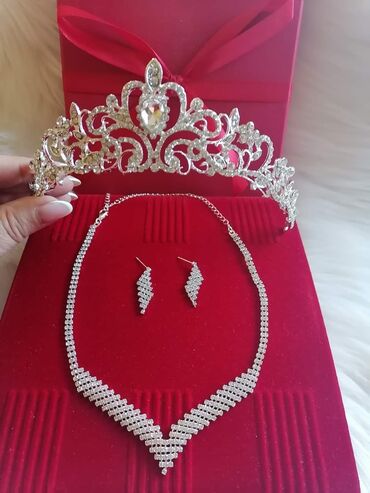 Setovi nakita: Cena 2500 din — 7