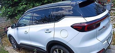 chery fulwin: Chery Tiggo 7 Pro – ağ rəngli, qara panoramik damlı kompakt krossover — 7