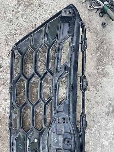 Решетки радиатора: Решетка радиатора Subaru Оригинал — 4