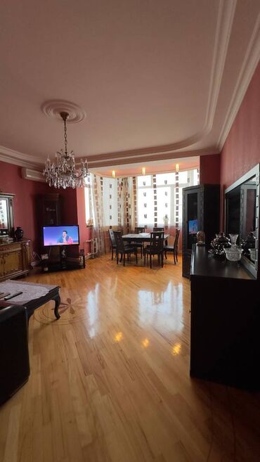 Вторичное жилье: 4 комнаты, Новостройка, м. Иншаатчылар, 145 м²