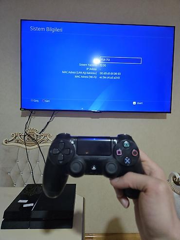 çoxlu oyun: PlayStation 4 (PS4) konsolu – komplektdə DualShock 4 idarəetmə pultu — 2