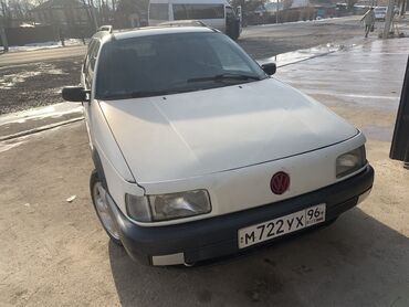 российский машины: Volkswagen Passat: 1993 г., 1.8 л, Механика, Бензин, Универсал