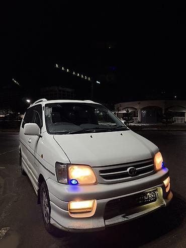 Toyota: Toyota Noah: 2000 г., 2 л, Автомат, Бензин, Минивэн — 2